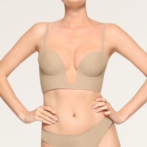 SKIMS Tan Plunge Bra